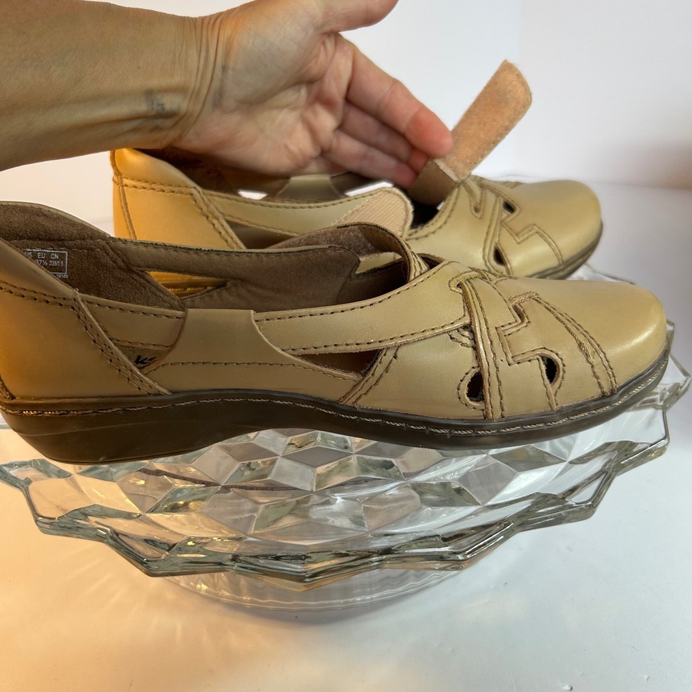Clarks Evianna‎ Peal Beige Leather Adjustable Strap Comfort Shoes